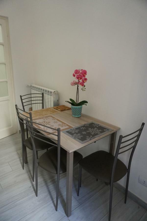 Le Tre Borghesi Hotell Parma Exteriör bild